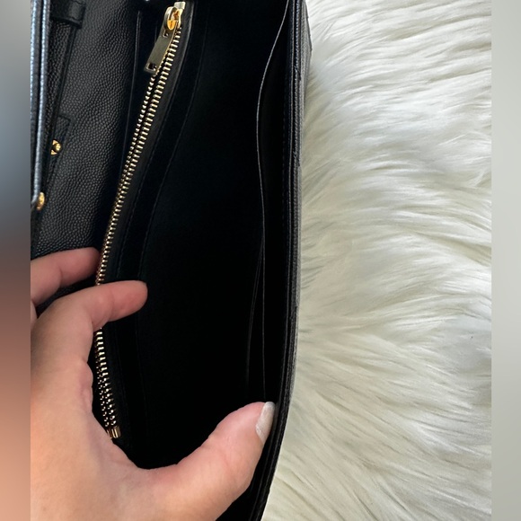 Saint Laurent Grain de Poudre Envelope Wallet on Chain - Picture 6 of 15